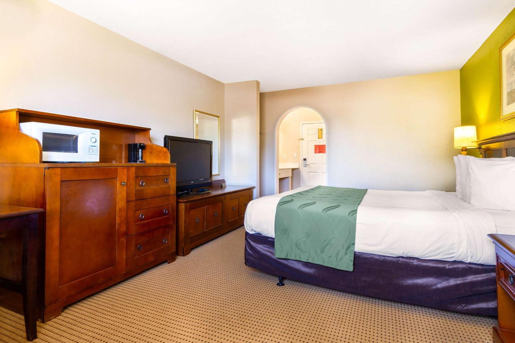 Rodeway Inn Auburn – Foresthill Exterior foto