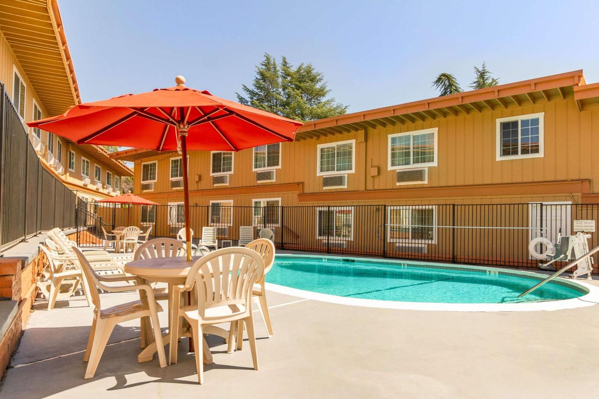 Rodeway Inn Auburn – Foresthill Exterior foto