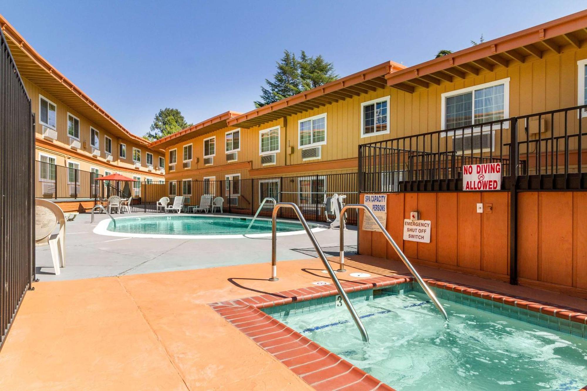 Rodeway Inn Auburn – Foresthill Exterior foto