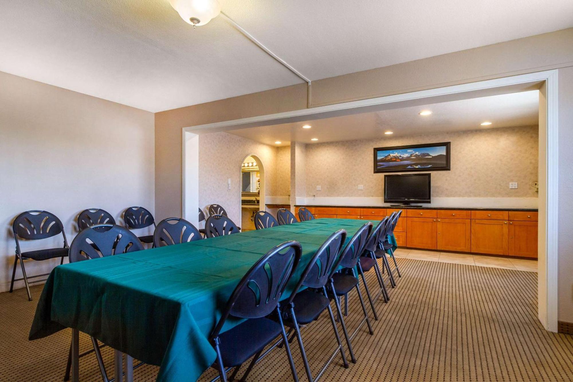 Rodeway Inn Auburn – Foresthill Exterior foto