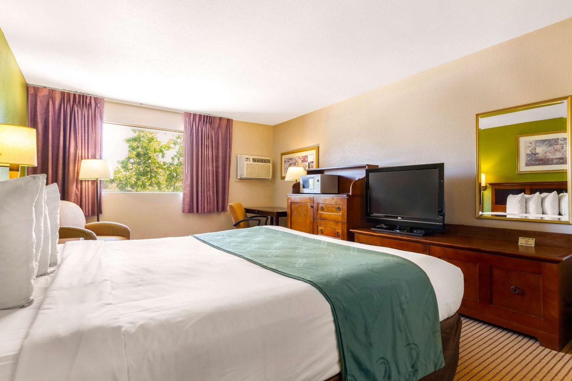 Rodeway Inn Auburn – Foresthill Exterior foto